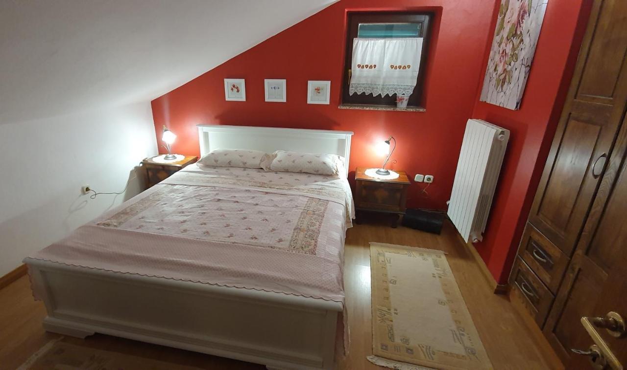 Holiday House "Lea" Lukoran Kültér fotó