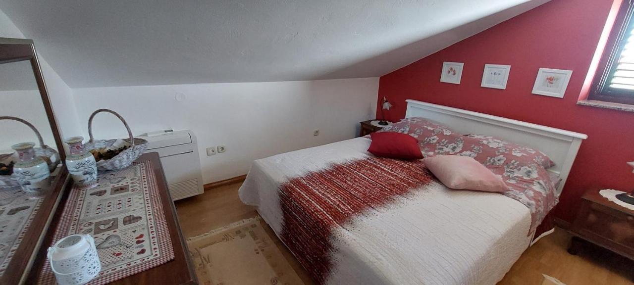 Holiday House "Lea" Lukoran Kültér fotó